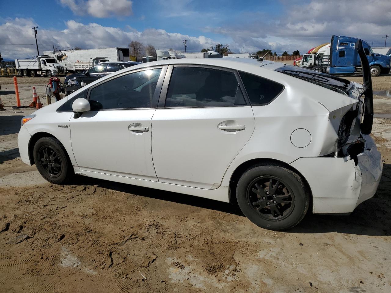 2013 Toyota Prius - Image 2