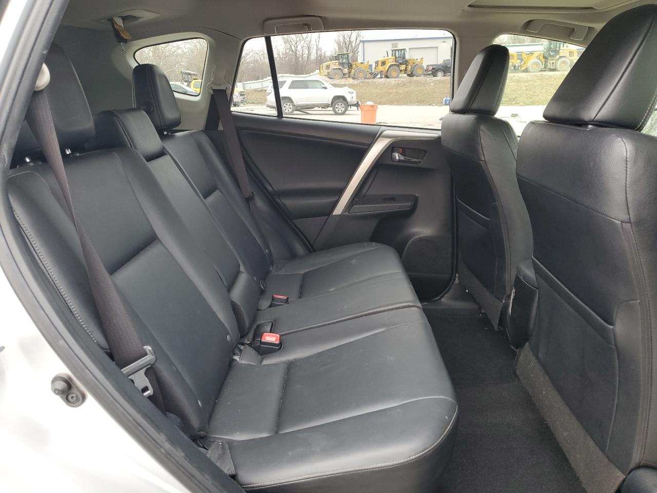 2015 Toyota RAV 4 - Image 12