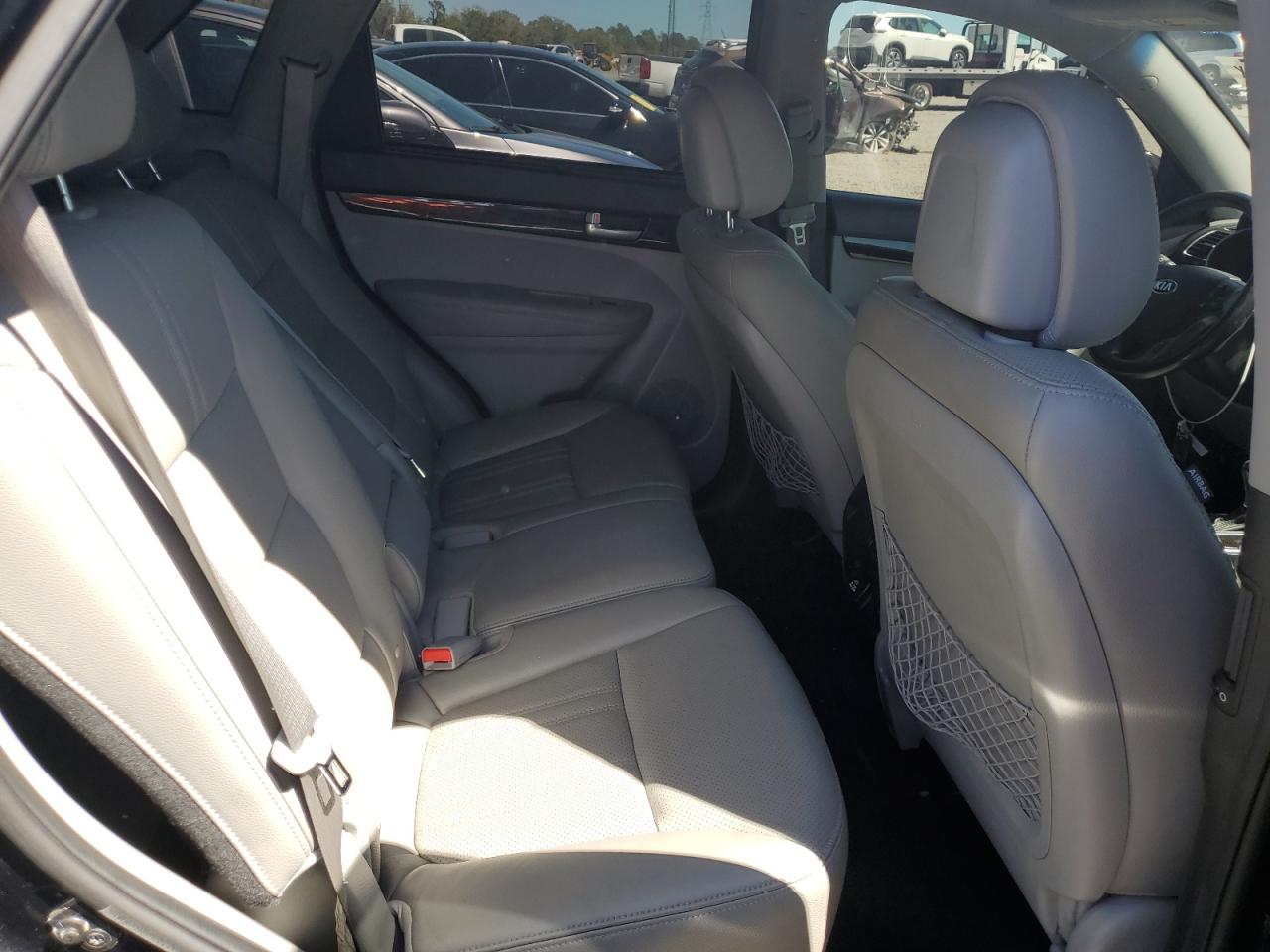 2014 Kia Sorento - Image 11
