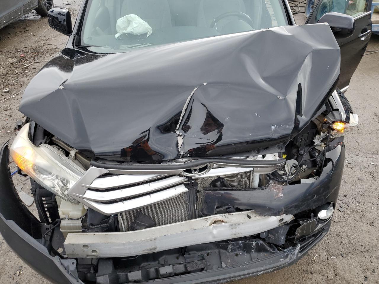 2012 Toyota Highlander - Image 12