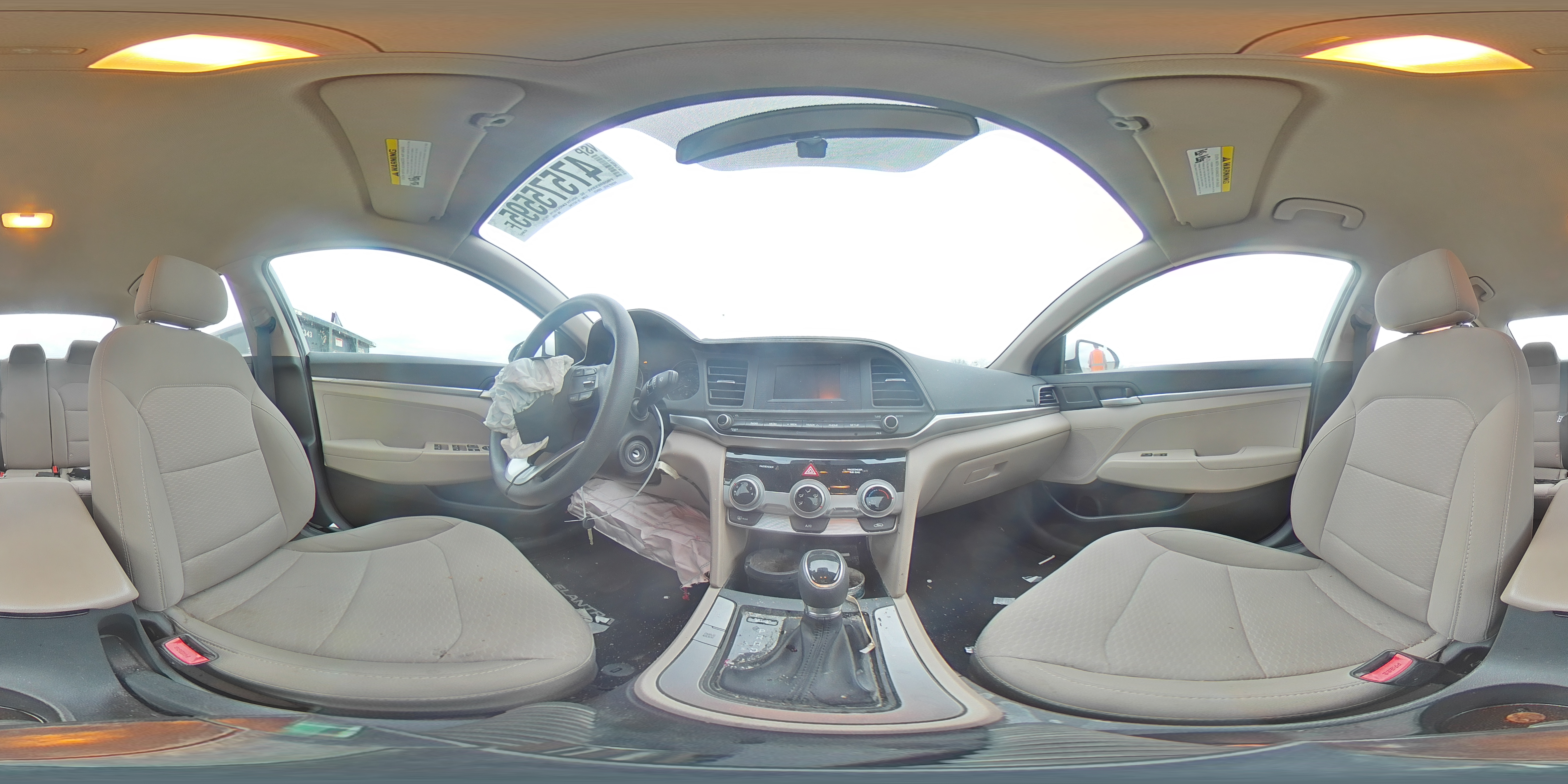 2019 Hyundai Elantra - Image 12