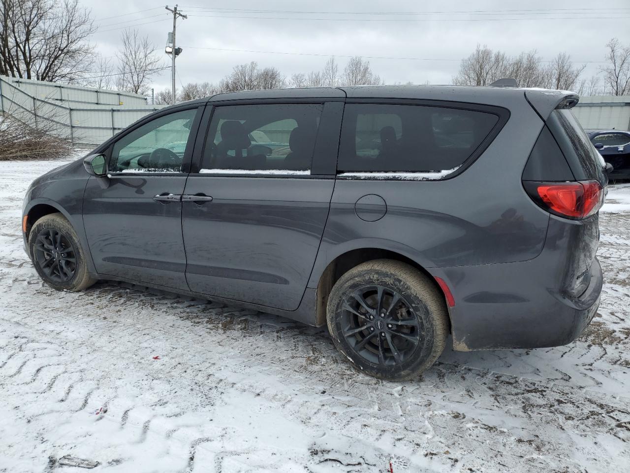 2020 Chrysler Pacifica - Image 2