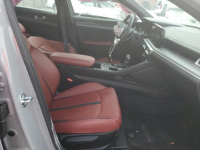  KIA K5 2023 Серый