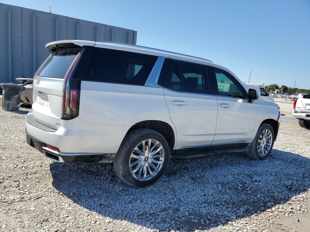 2022 Cadillac Escalade - Image 3