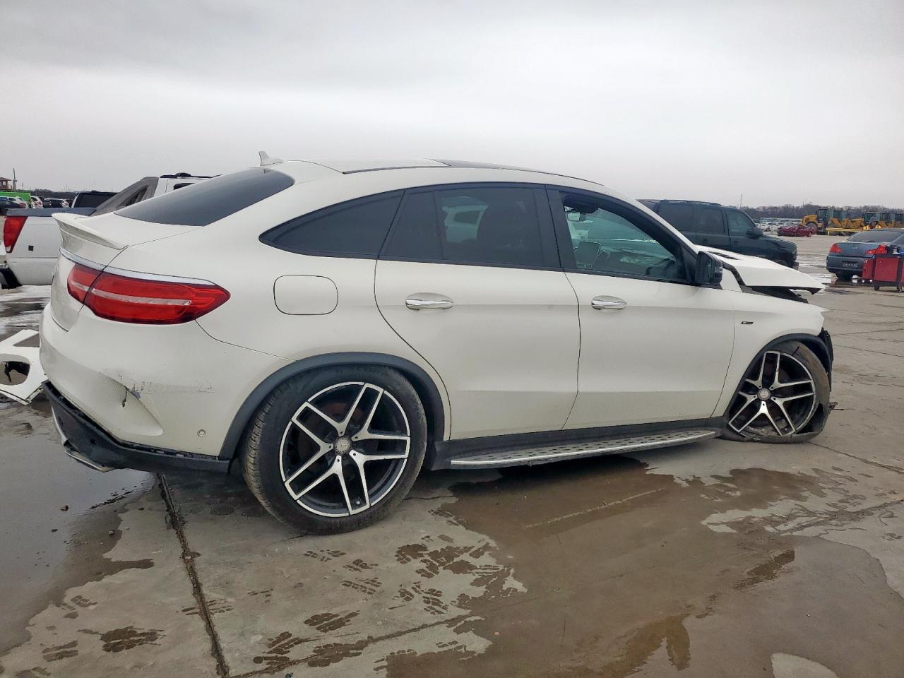 2016 Mercedes-Benz GLE - Image 3