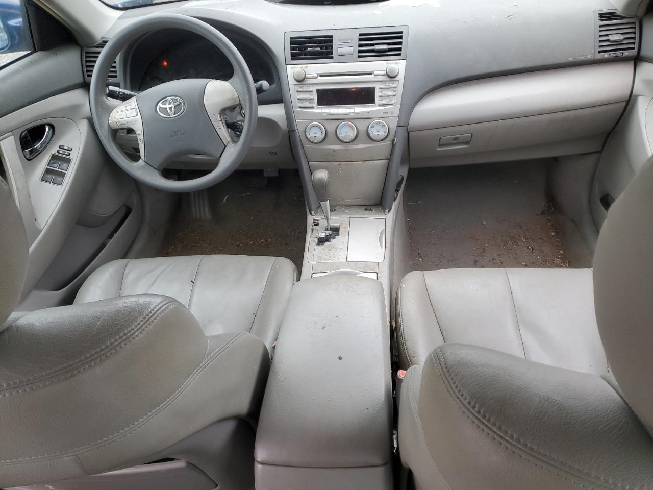 2011 Toyota Camry - Image 8
