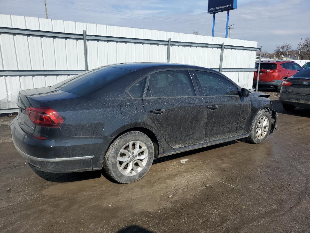 2018 Volkswagen Passat - Image 3