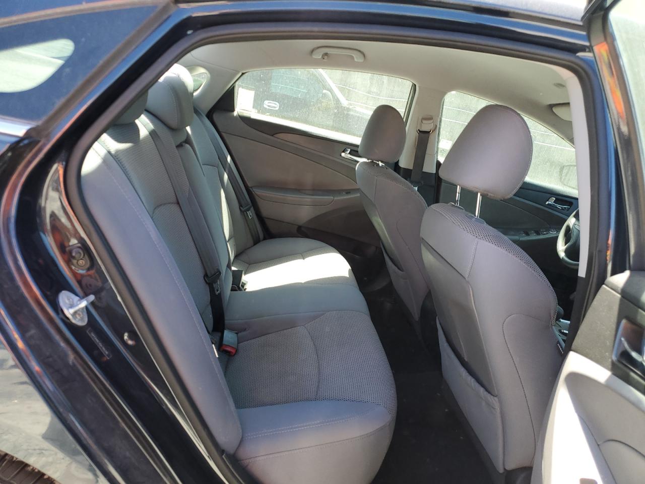 2013 Hyundai Sonata - Image 10