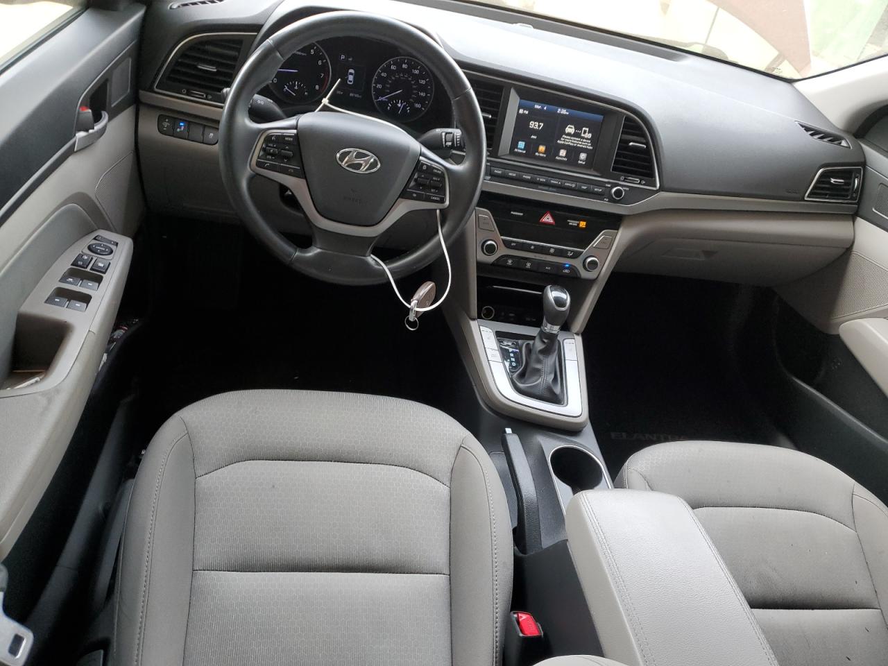 2017 Hyundai Elantra - Image 8