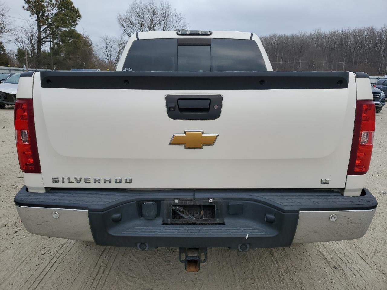 2013 Chevrolet Silverado - Image 6
