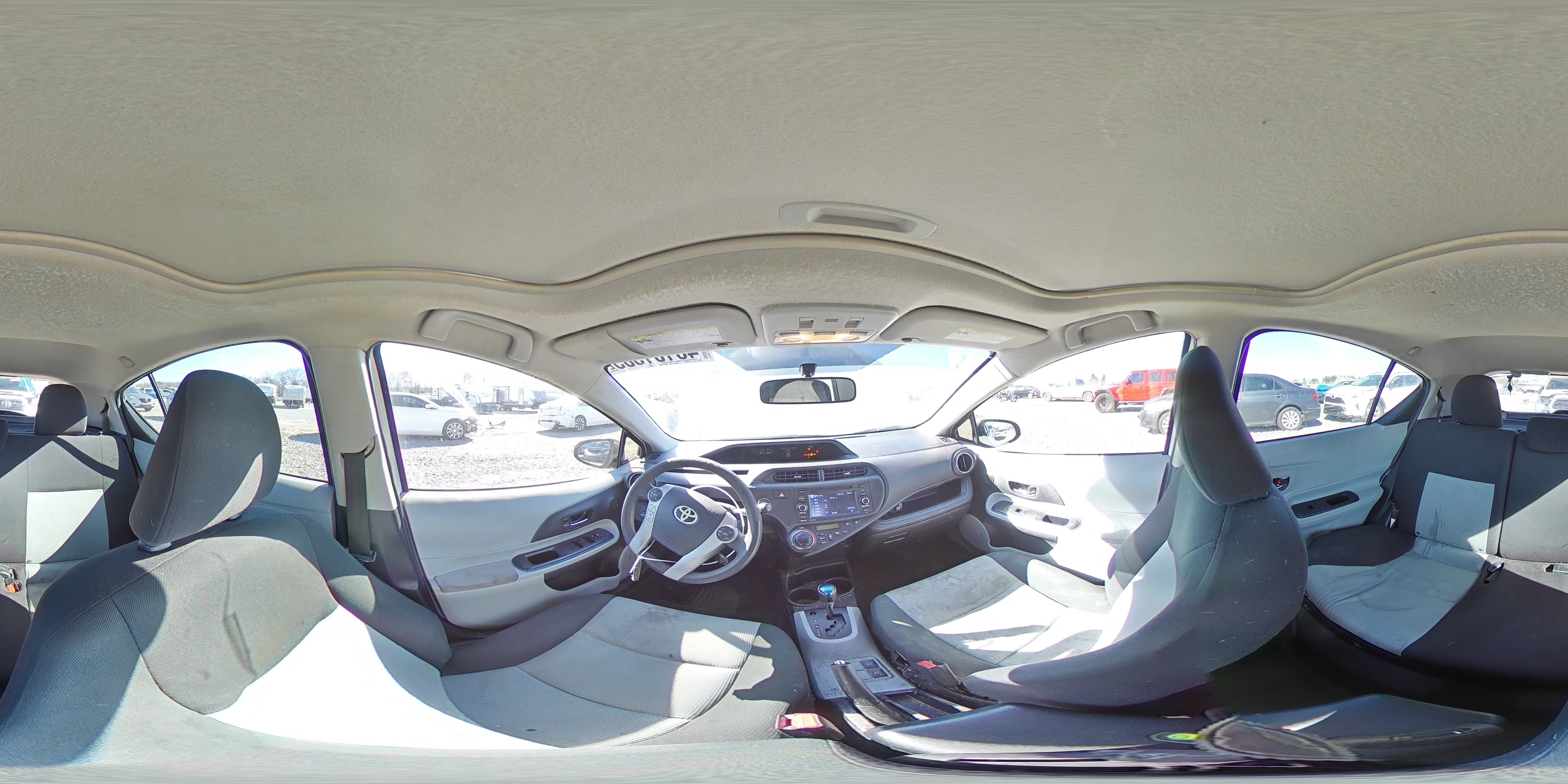 2013 Toyota Prius - Image 13