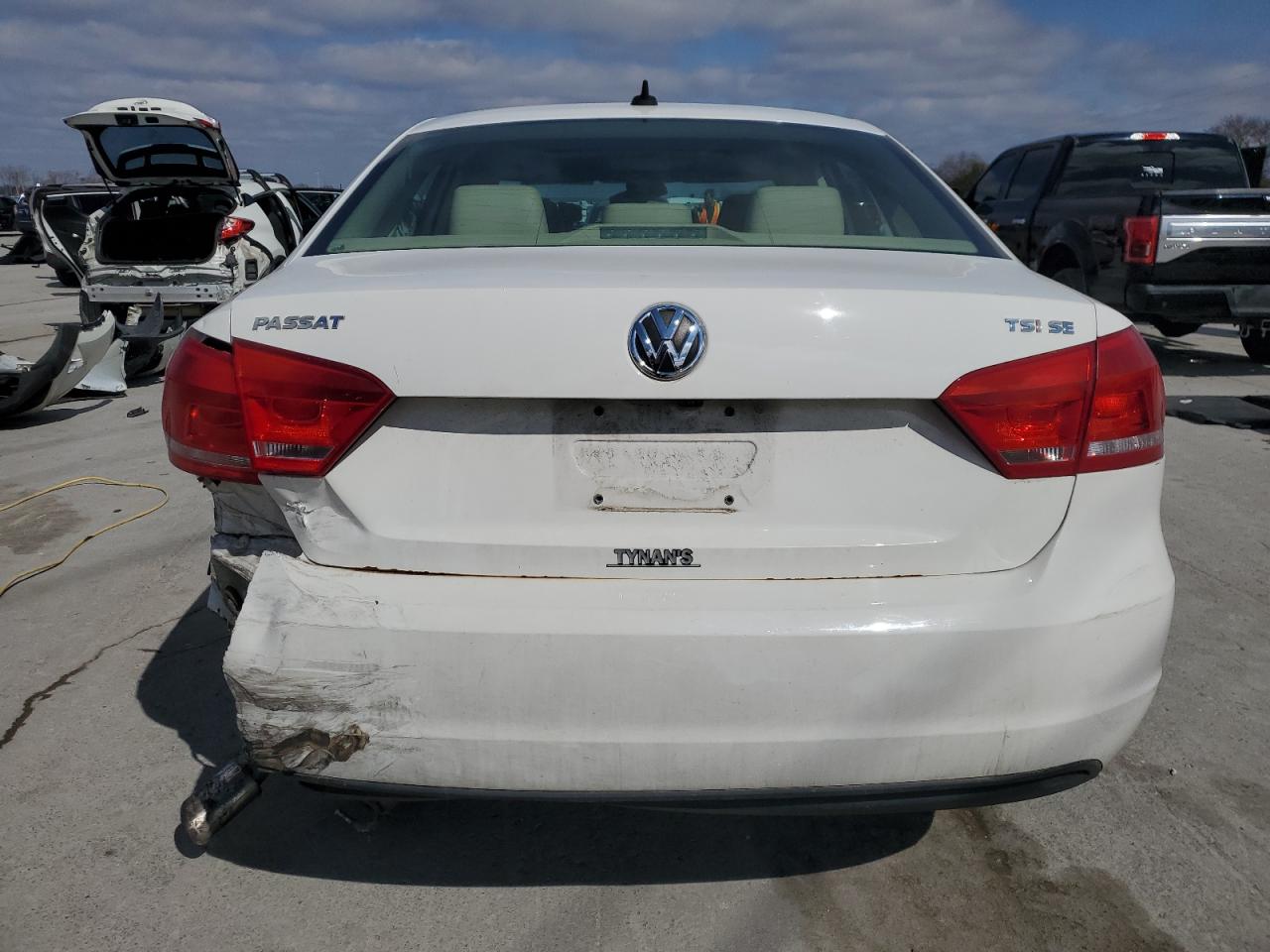 2014 Volkswagen Passat - Image 6