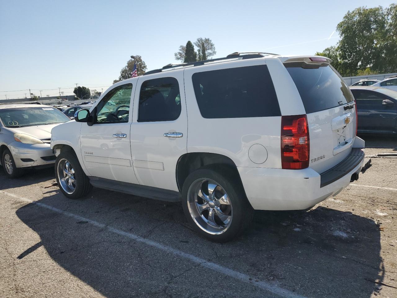 2011 Chevrolet Tahoe - Image 2