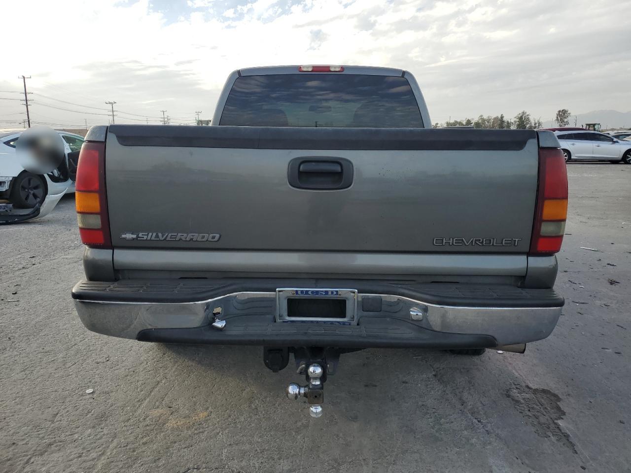 2001 Chevrolet Silverado - Image 6