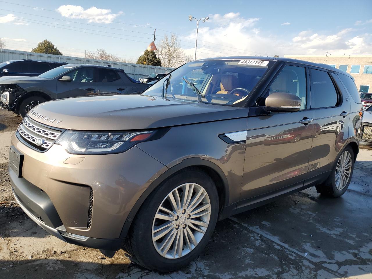 2017 Land Rover Discovery - Image 1