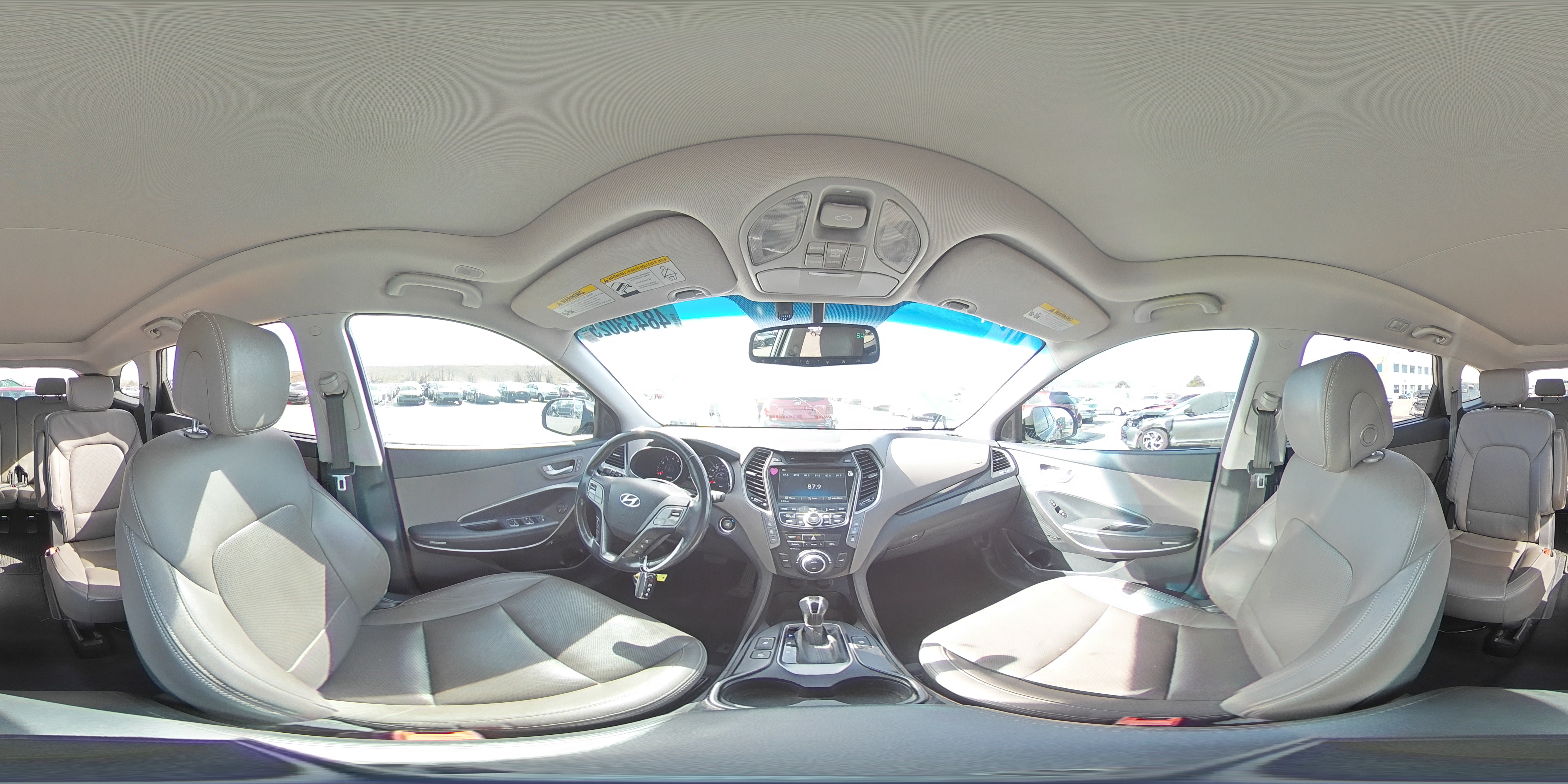 2015 Hyundai Santa Fe - Image 16