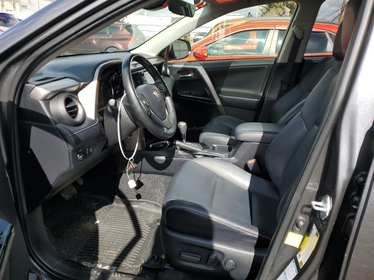 2018 Toyota RAV 4 - Image 7