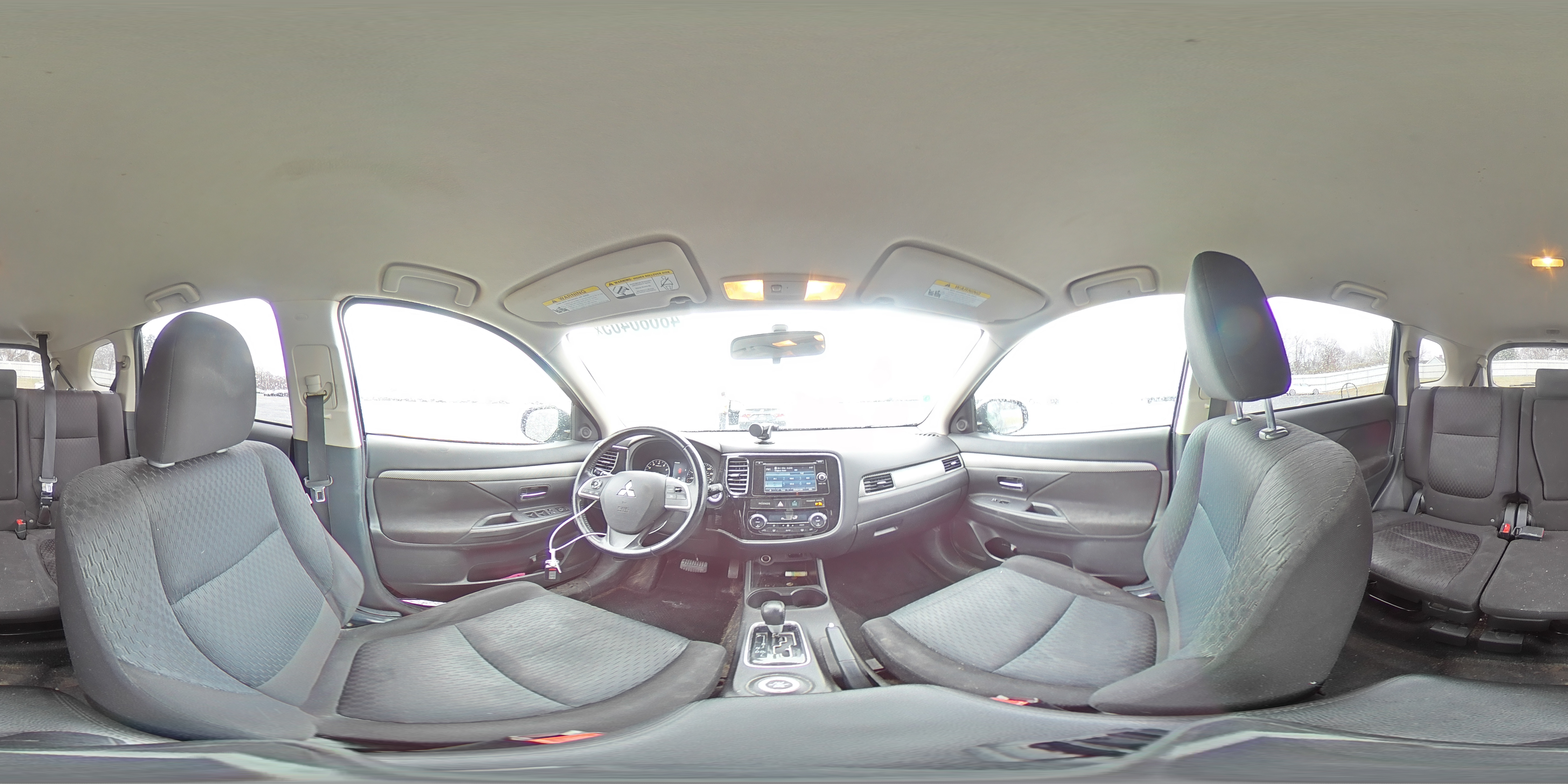 2014 Mitsubishi Outlander - Image 14