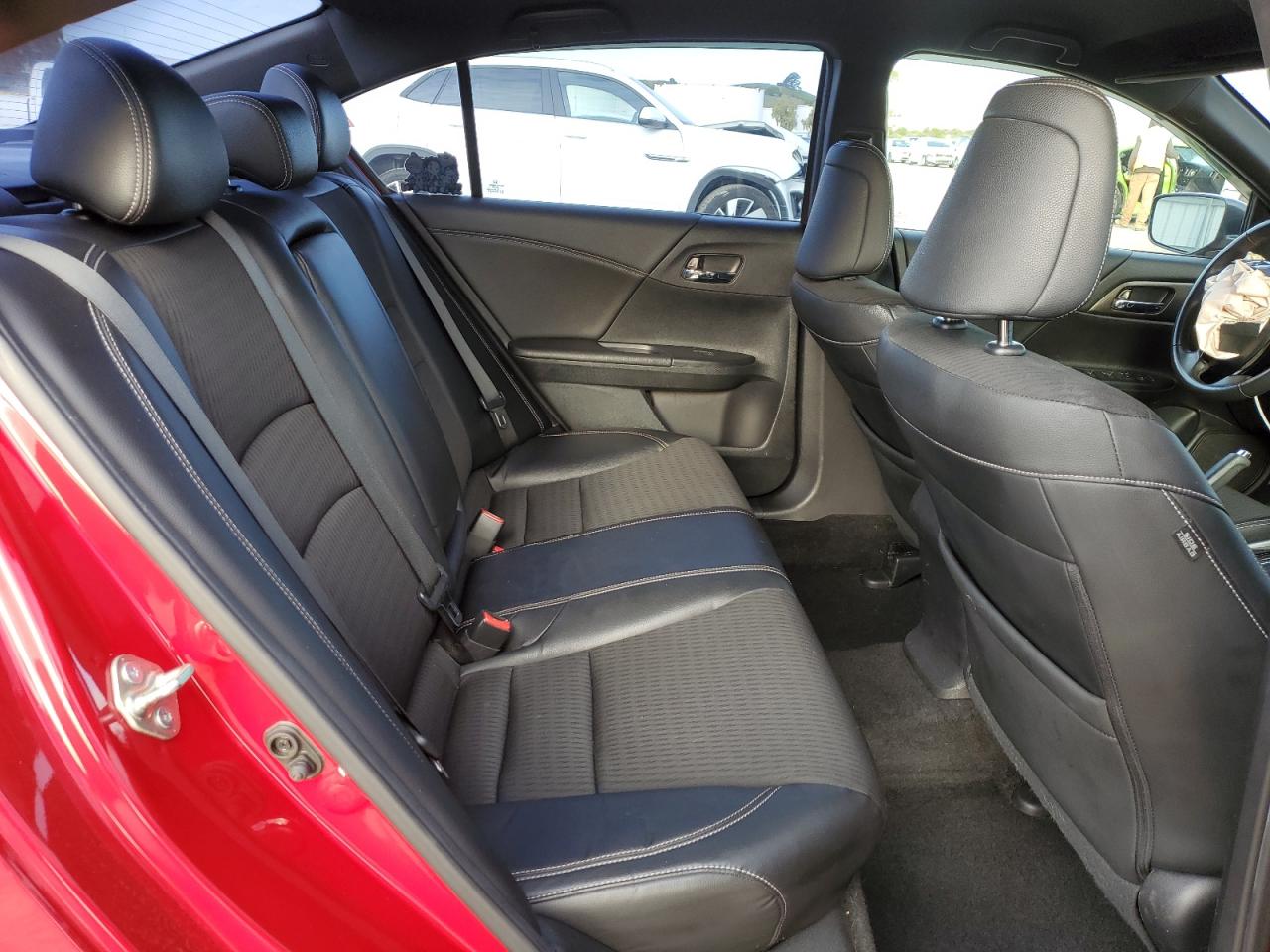 1HGCR2F51HA084015 HONDA ACCORD 2017