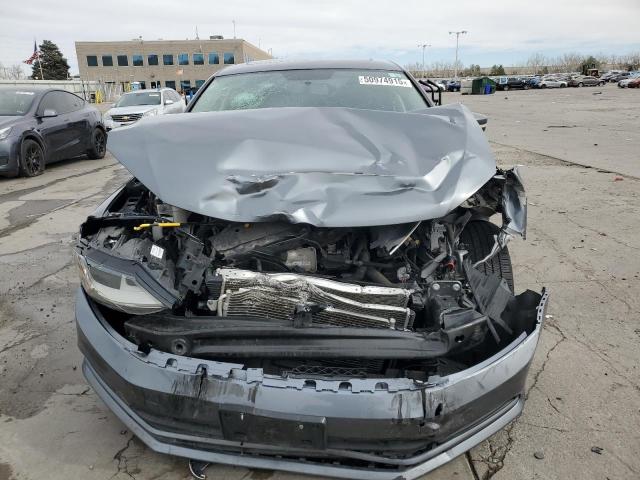  VOLKSWAGEN JETTA 2017 Серый