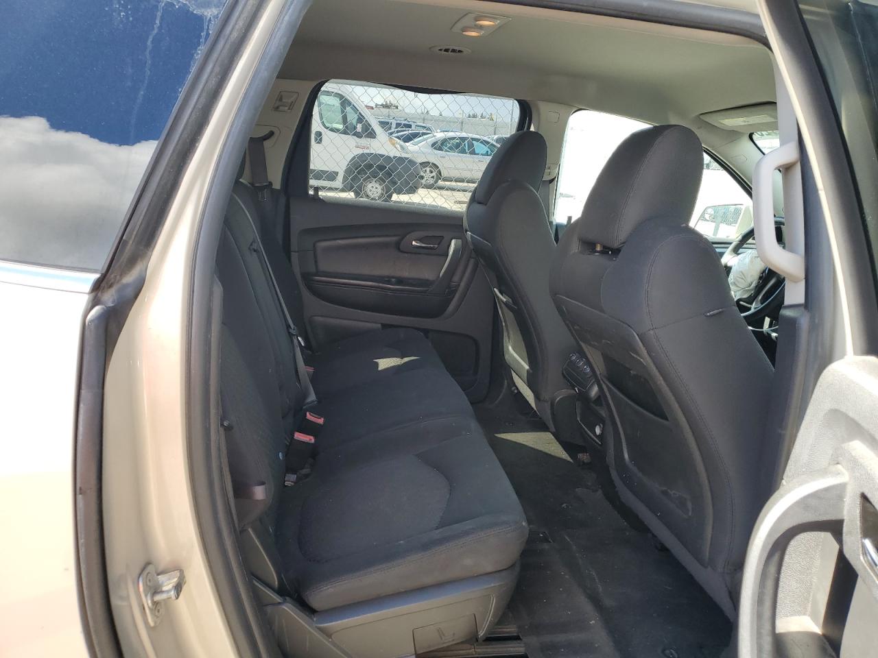 2012 Chevrolet Traverse - Image 11