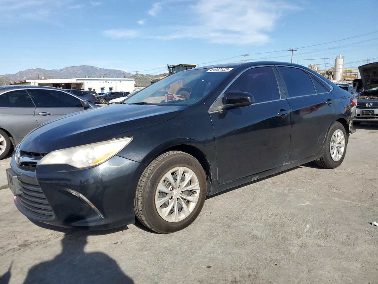2017 Toyota Camry Le продається в Sun Valley, CA - Rear End