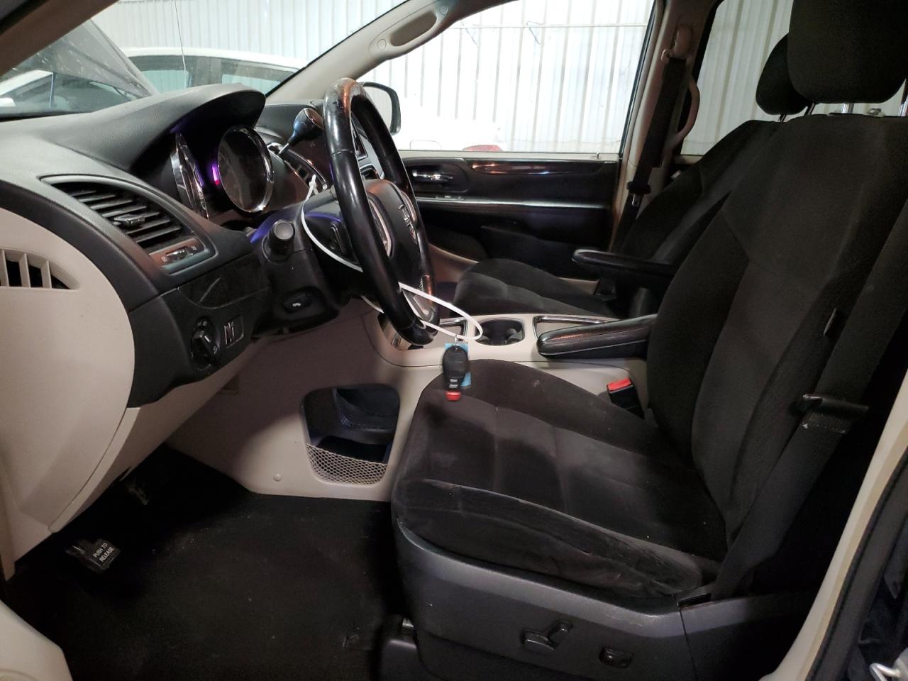 2014 Dodge Caravan - Image 7