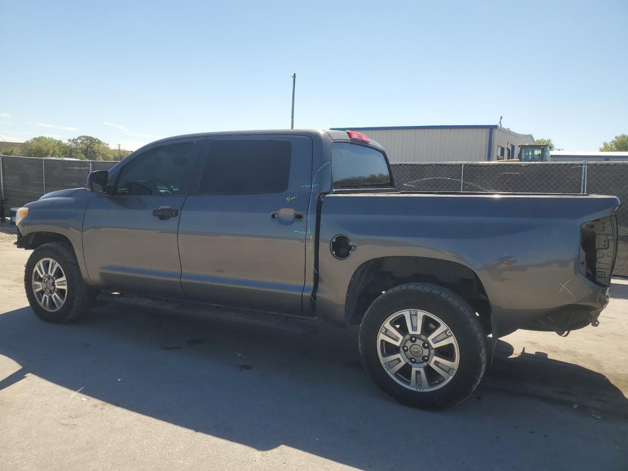 2014 Toyota Tundra - Image 2