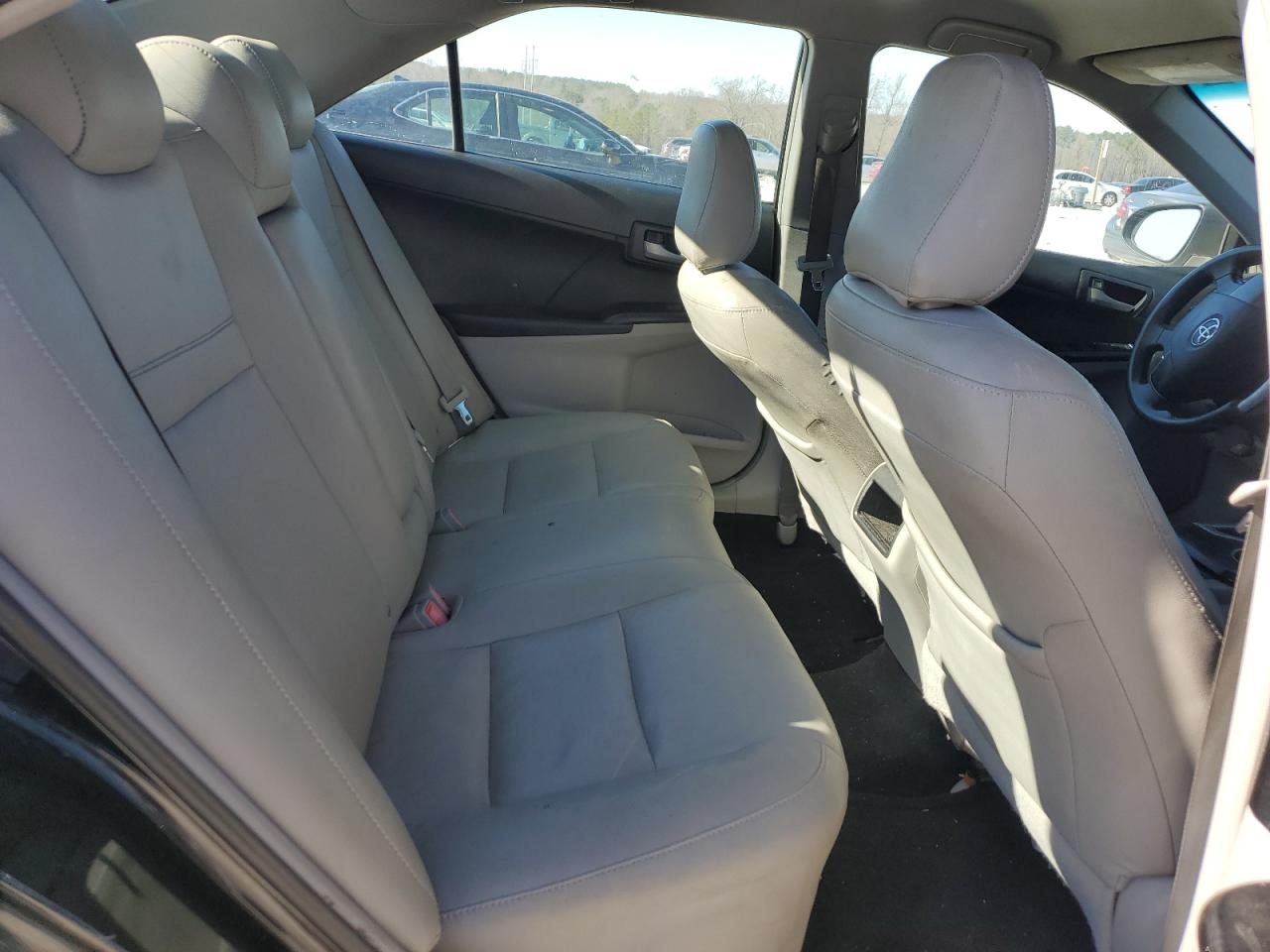 2012 Toyota Camry - Image 11