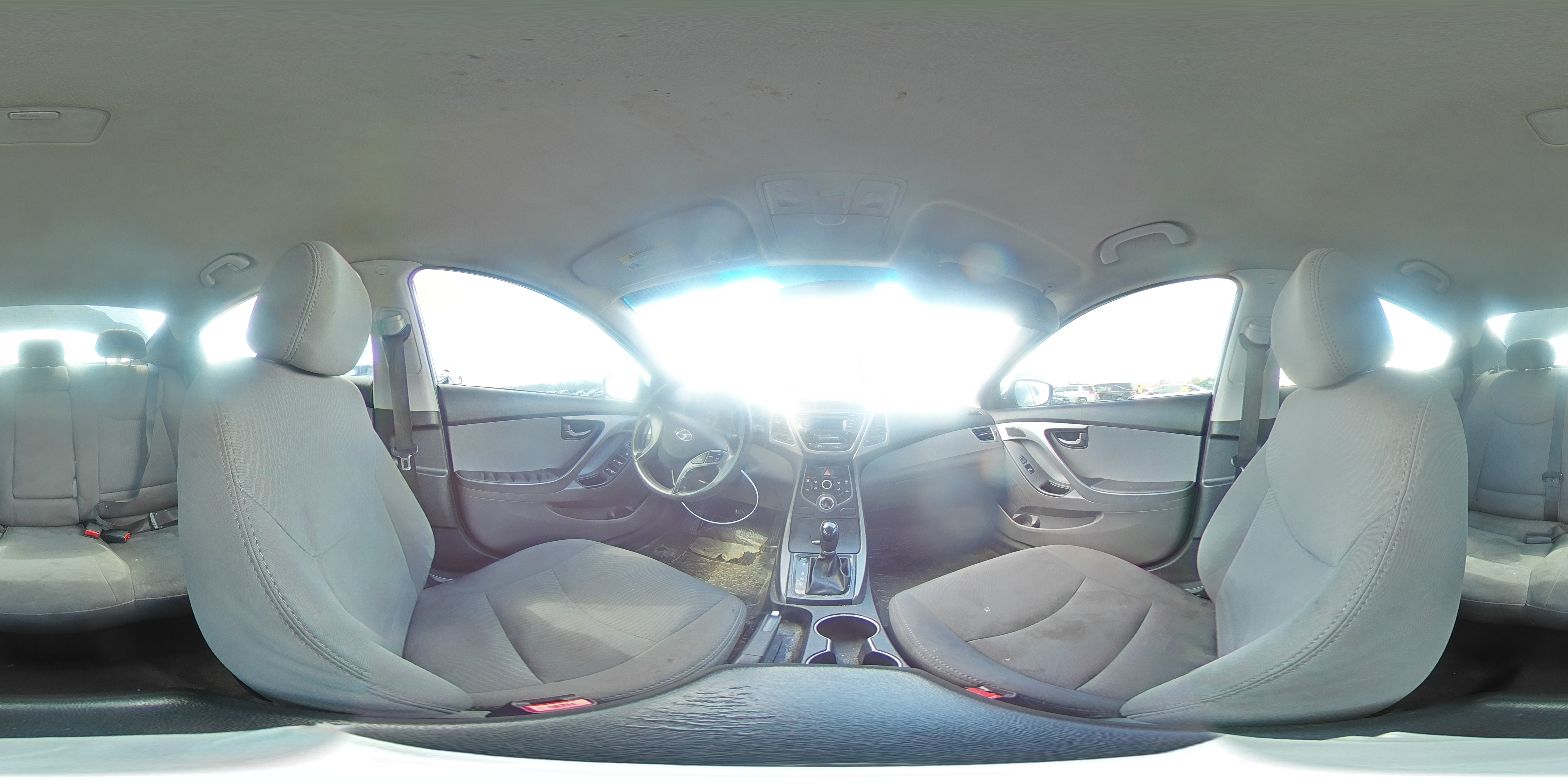 2016 Hyundai Elantra - Image 13
