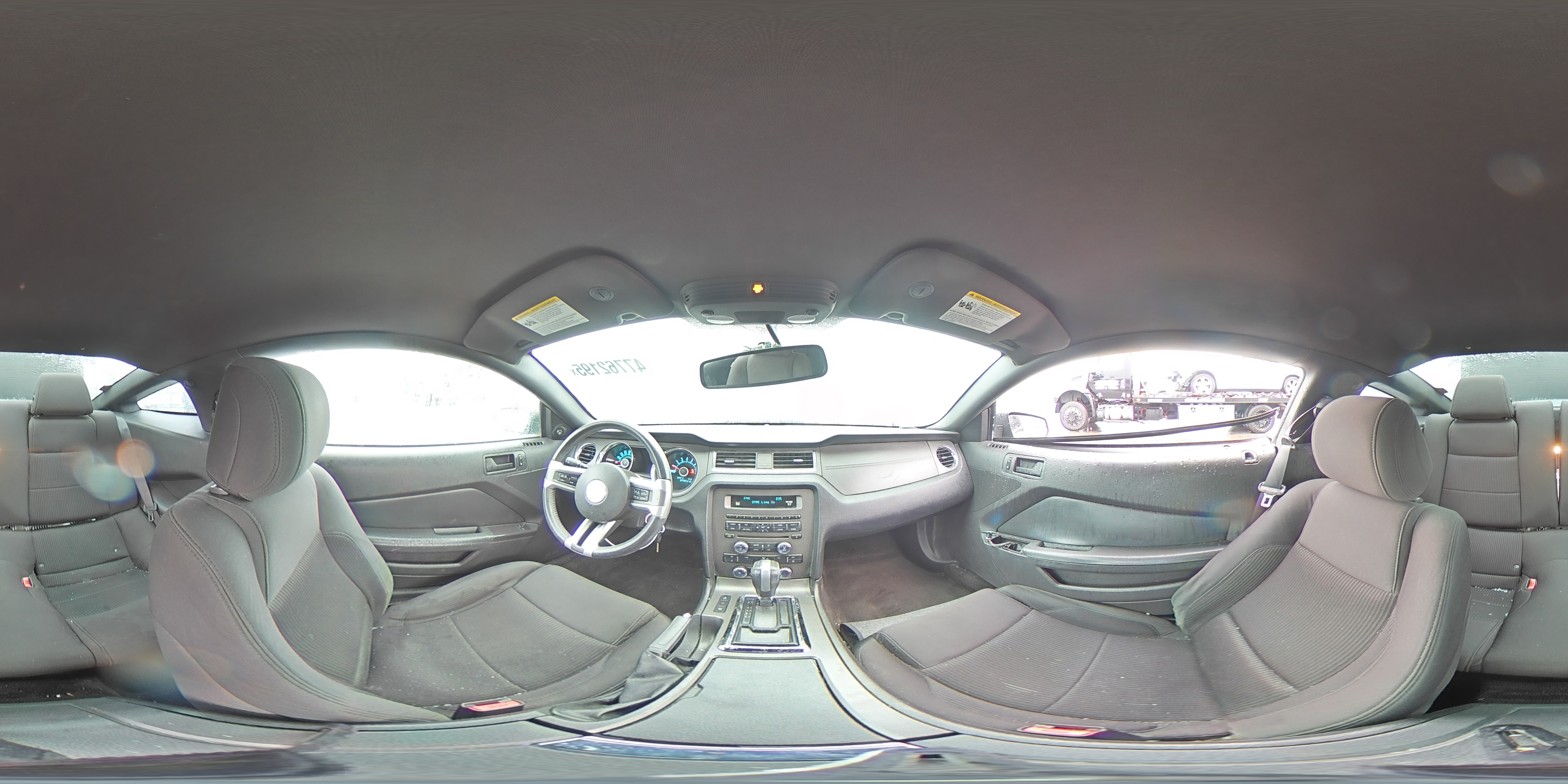 2013 Ford Mustang - Image 13