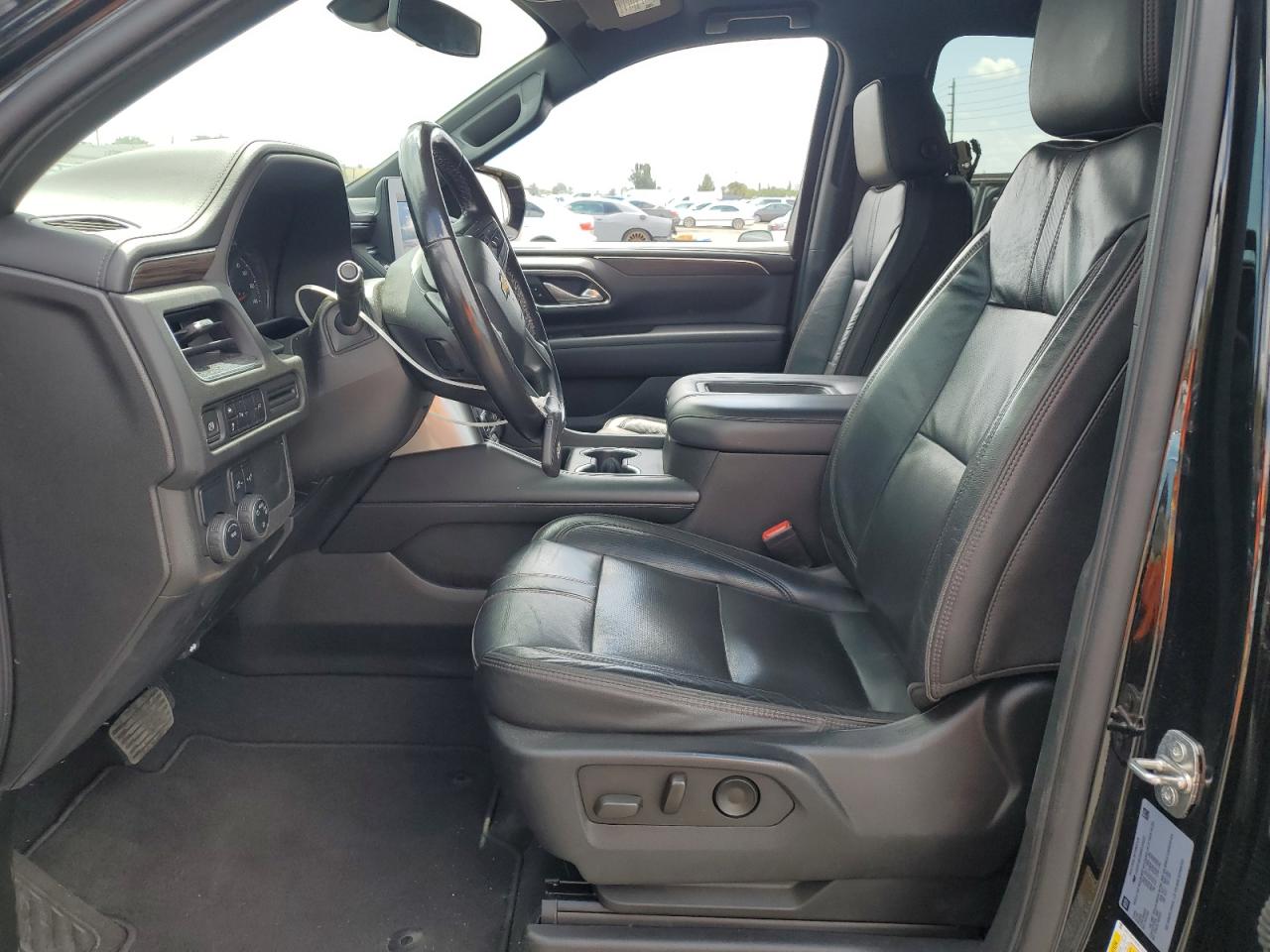 2022 Chevrolet Suburban - Image 7