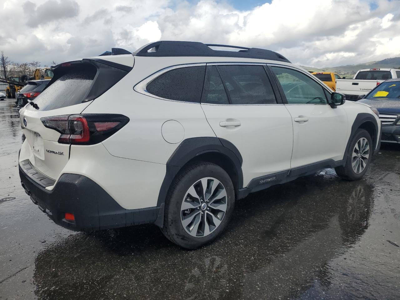 2024 Subaru Outback - Image 3