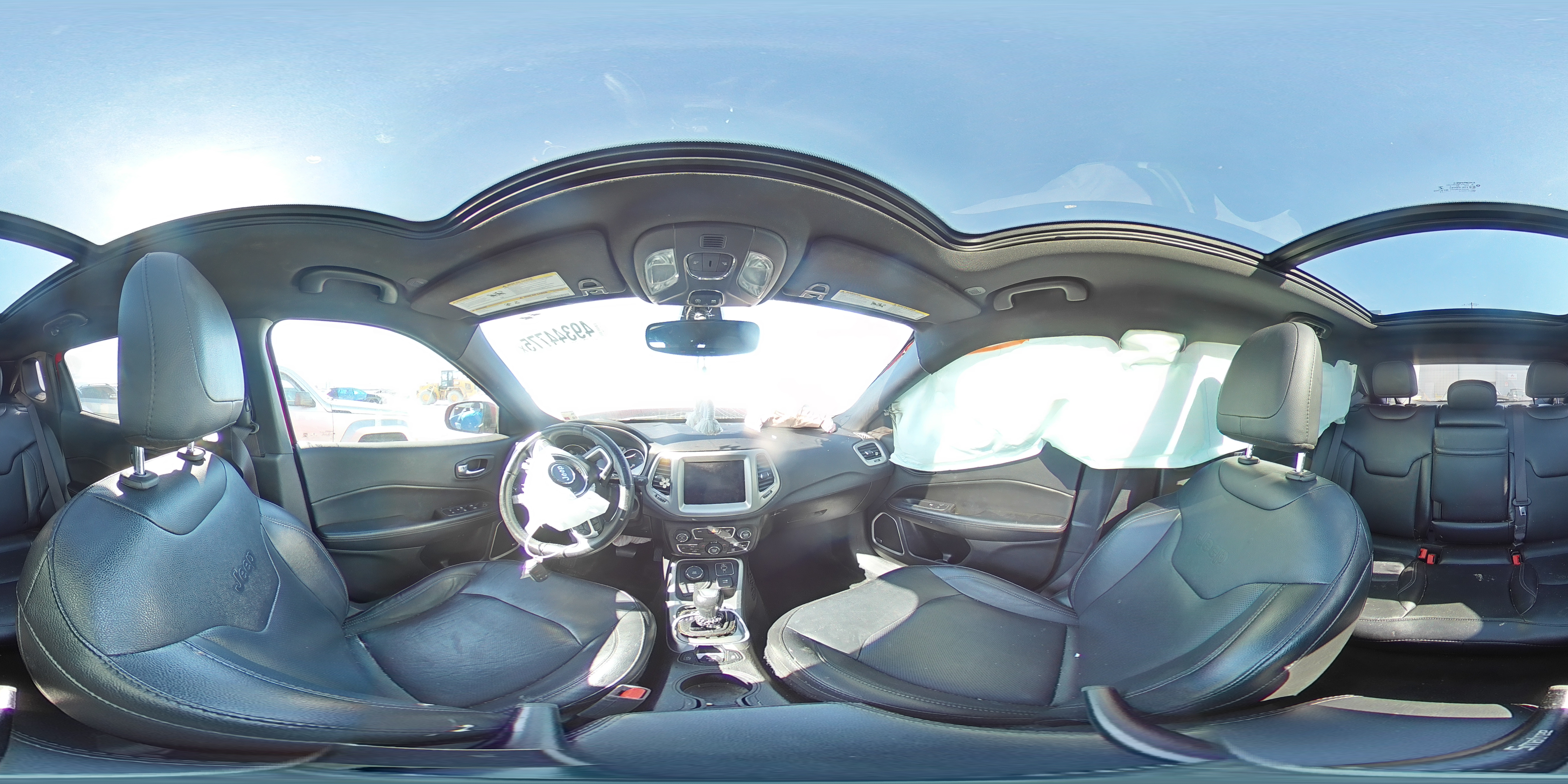 2020 Jeep Compass - Image 15