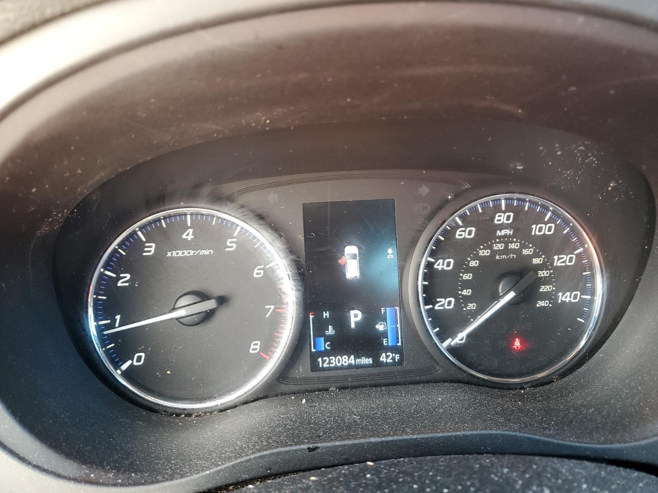 2018 Mitsubishi Outlander - Image 9