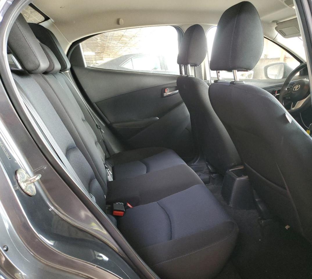 2017 Toyota Yaris - Image 10