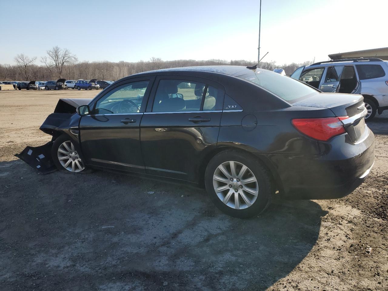 2013 Chrysler 200 - Image 2