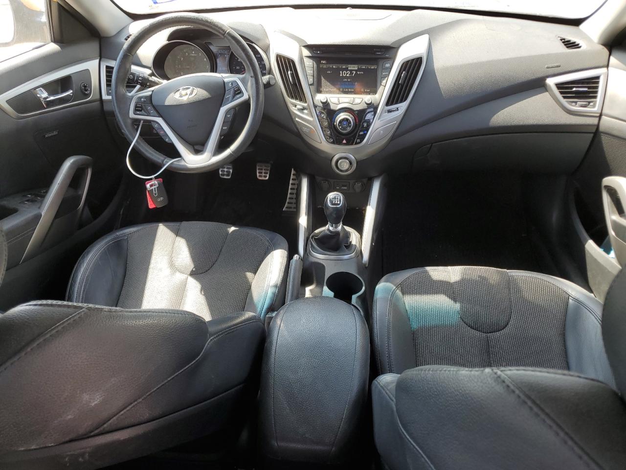 2012 Hyundai Veloster - Image 8