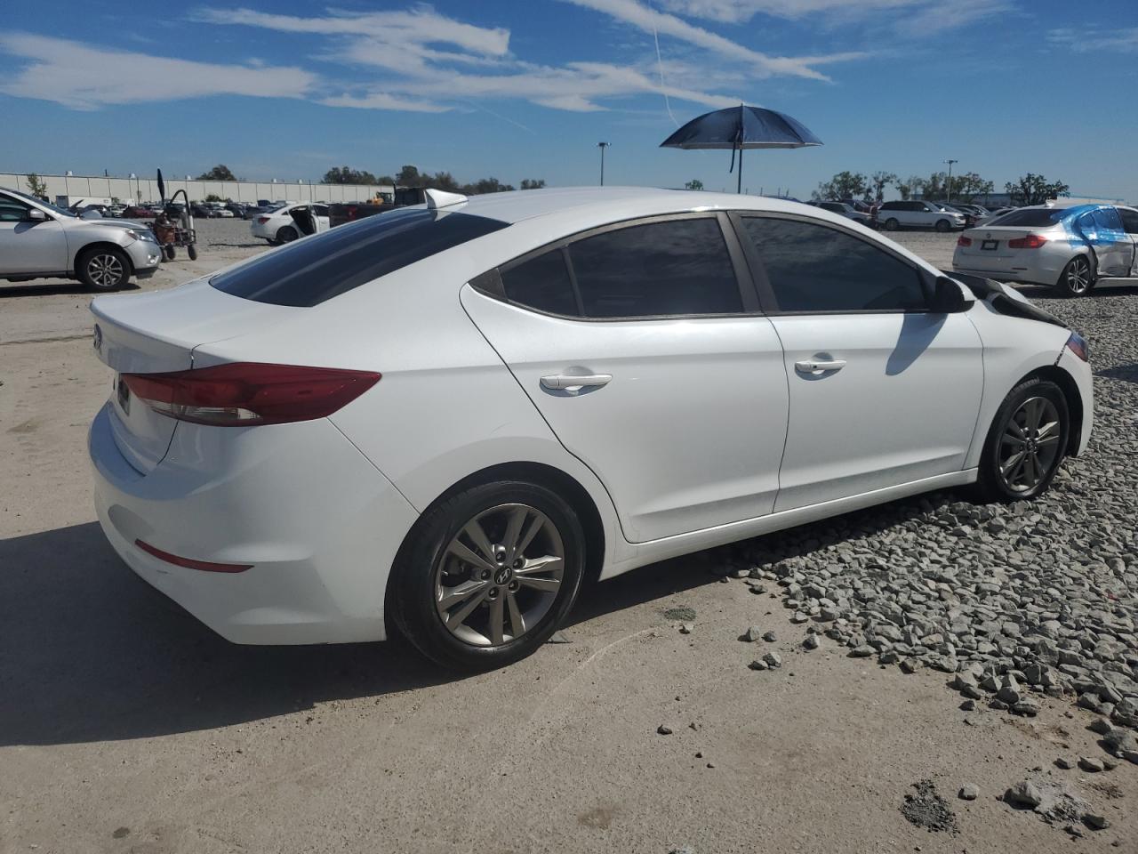2018 Hyundai Elantra - Image 3