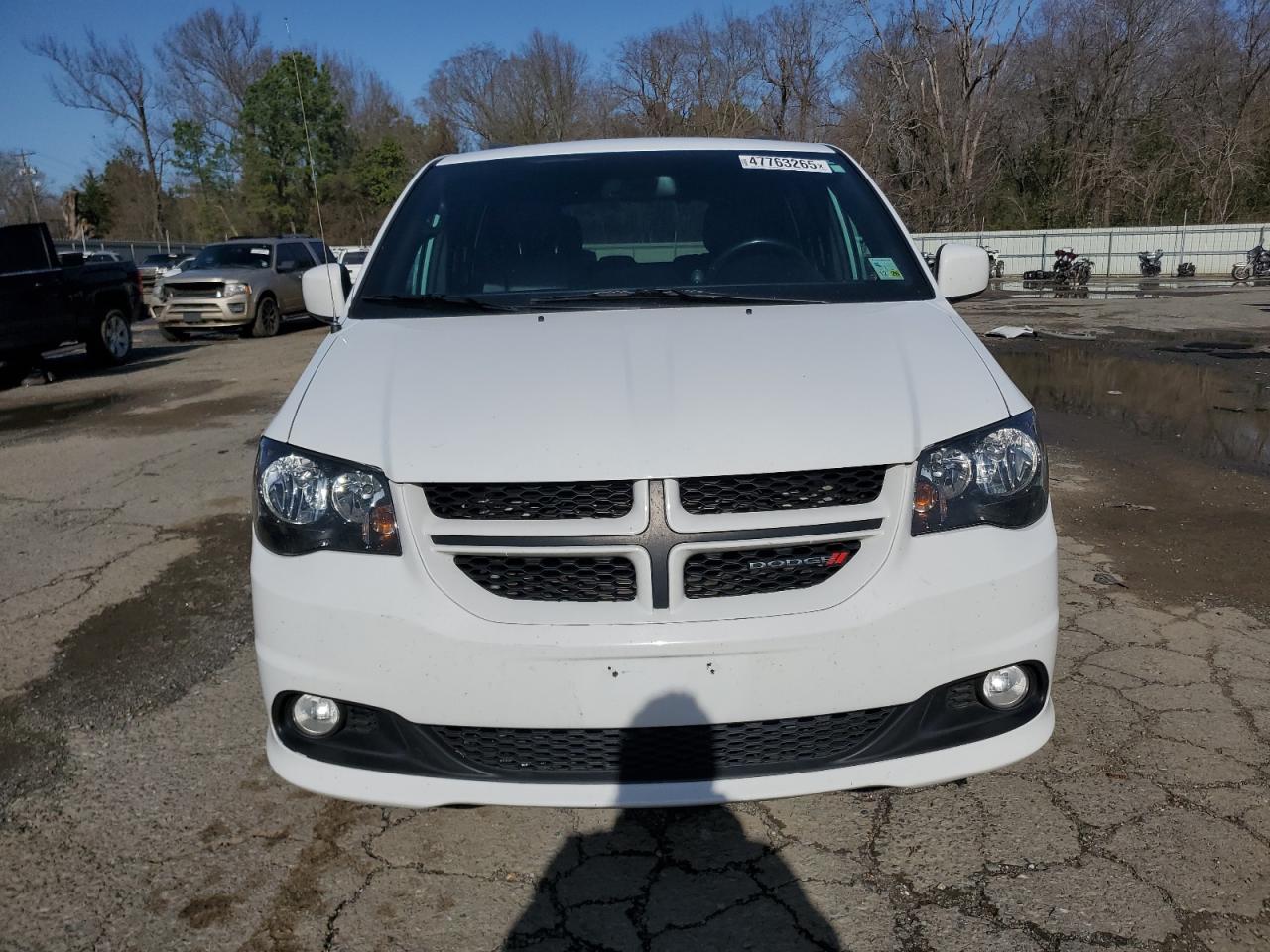2019 Dodge Caravan - Image 5