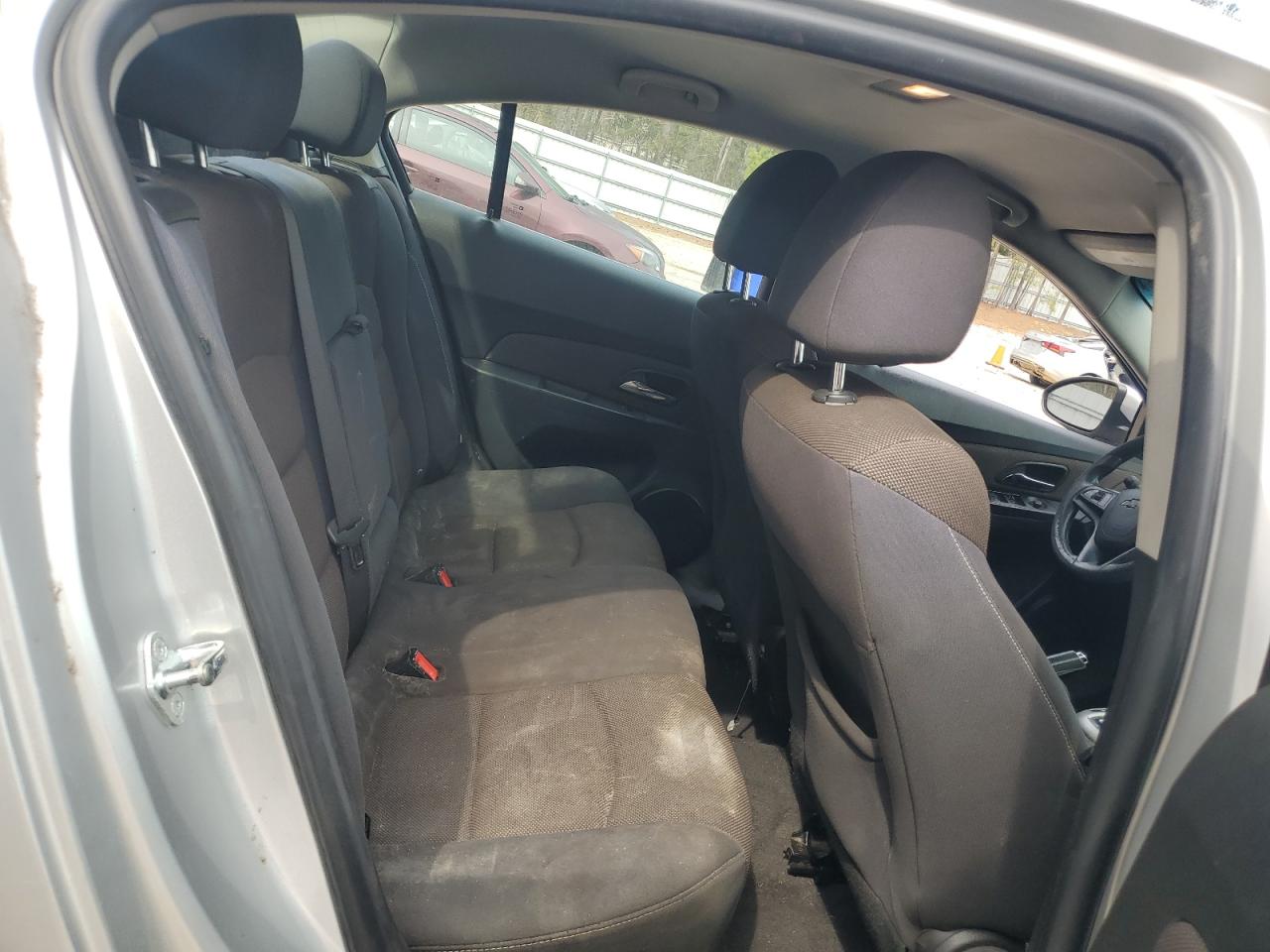 2015 Chevrolet Cruze - Image 10