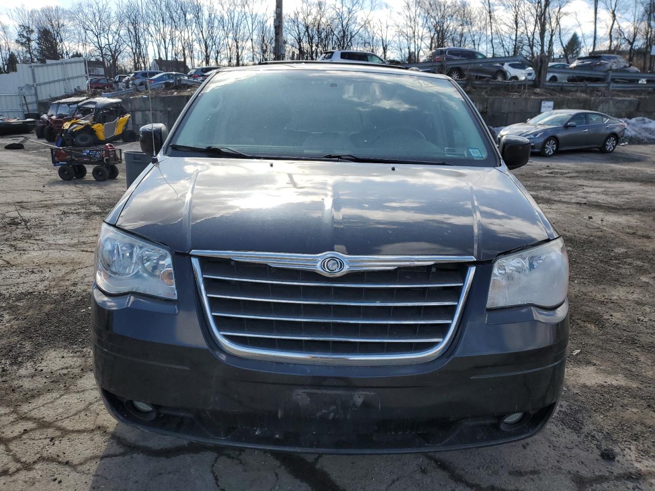 2010 Chrysler Town & Country - Image 5