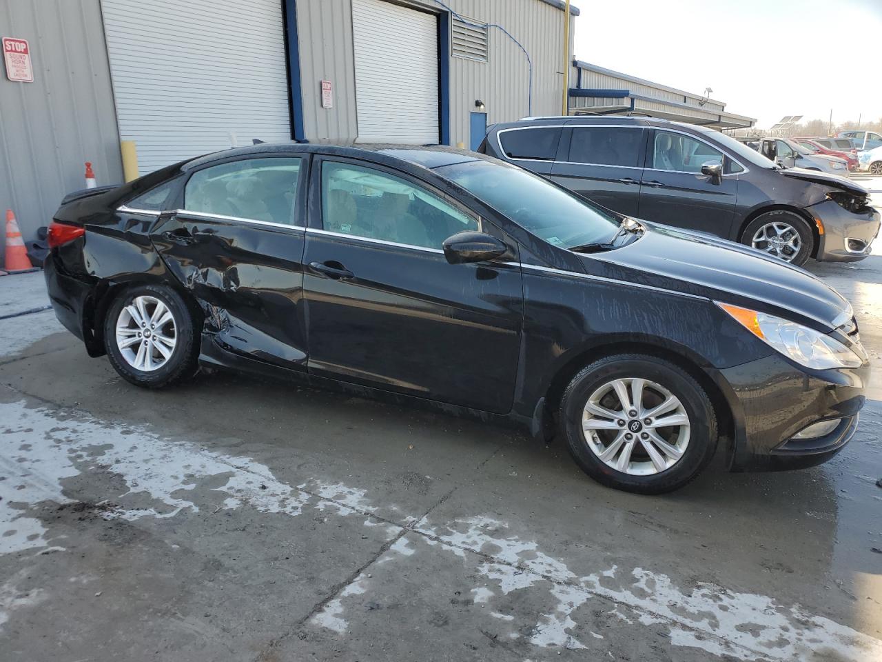 2013 Hyundai Sonata - Image 4