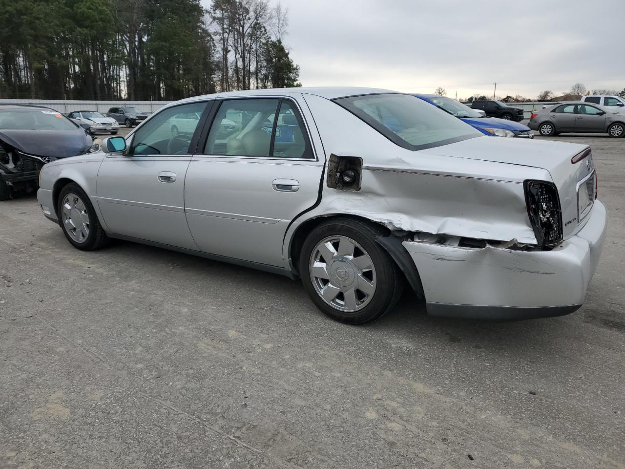 2003 Cadillac De Ville - Image 2