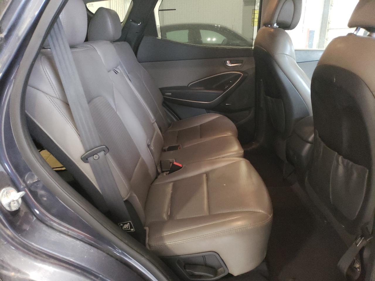 2013 Hyundai Santa Fe - Image 11