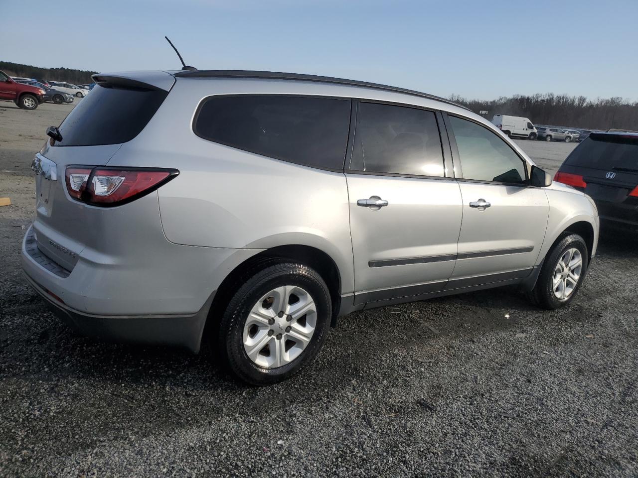 2015 Chevrolet Traverse - Image 3