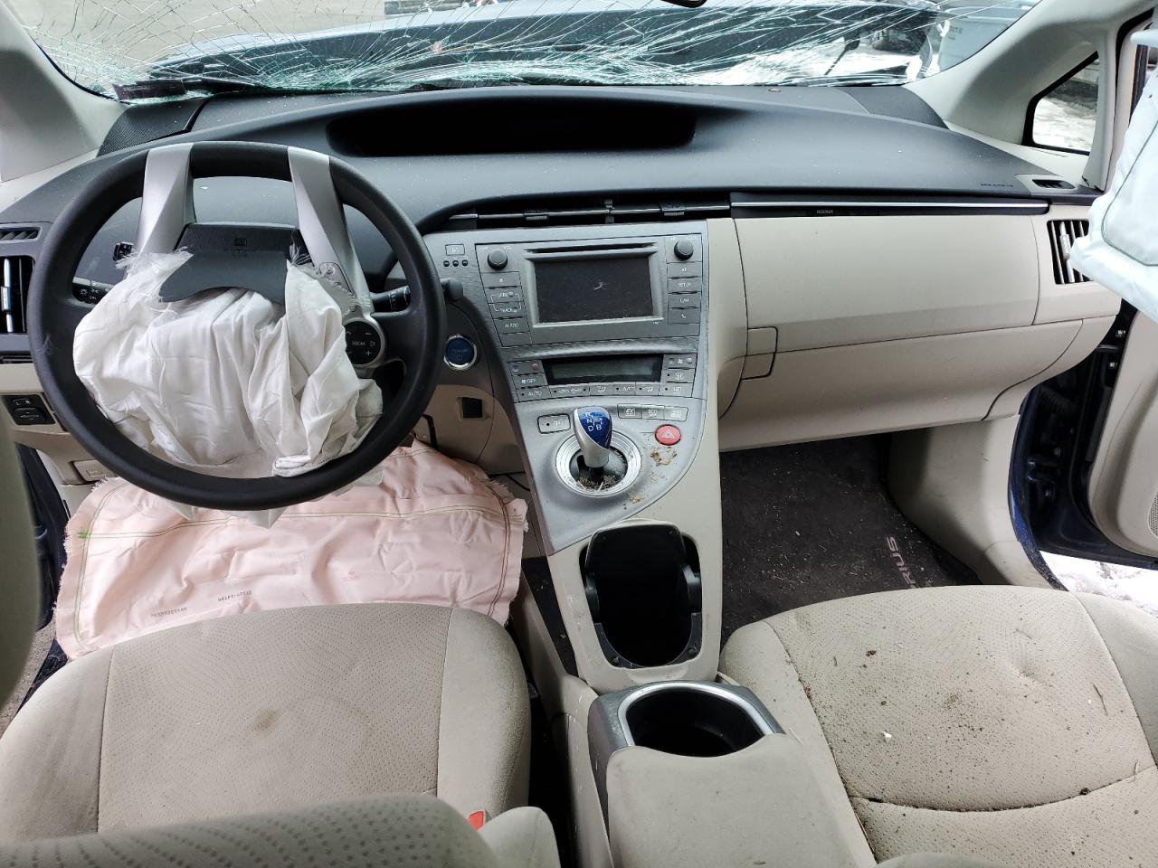 2015 Toyota Prius - Image 8