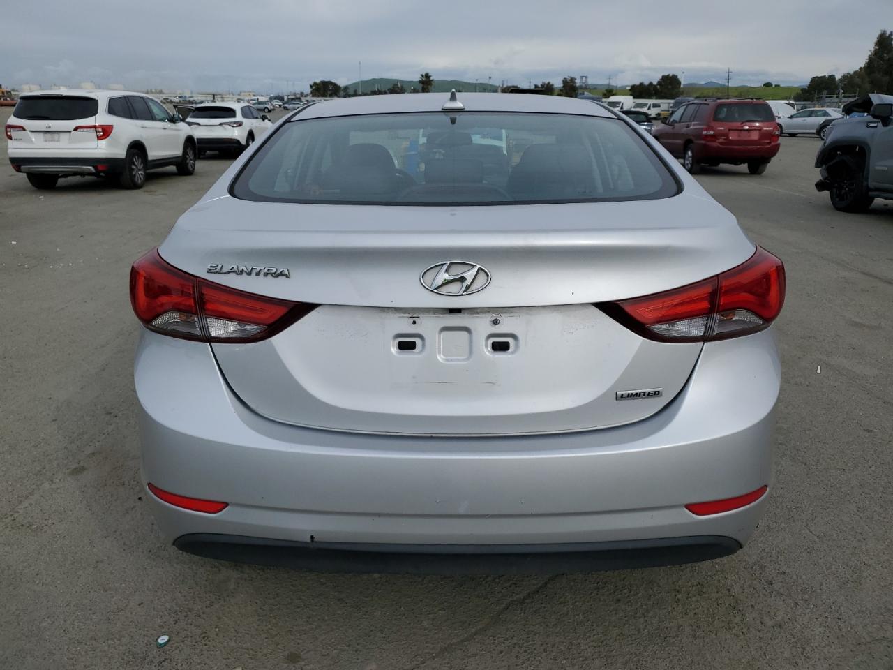 2014 Hyundai Elantra - Image 6