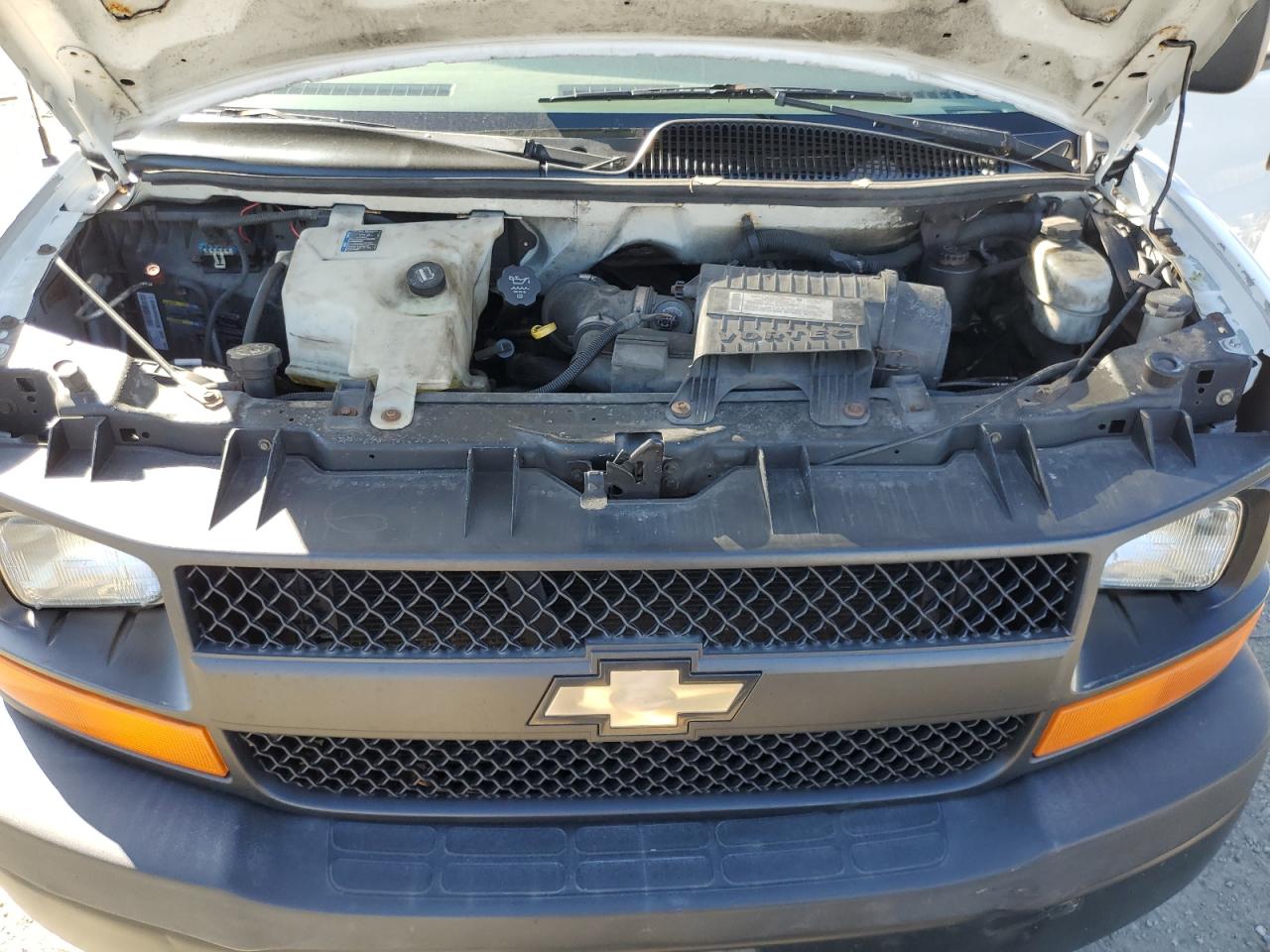 2007 Chevrolet Express - Image 11