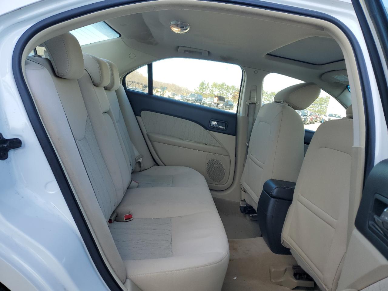 2010 Mercury Milan VIN: 3MEHM0HA3AR635847 Lot: 49553275